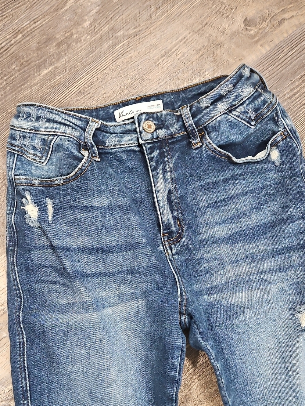 Kancan Estillo Jeans 28 Distressed Like New Condition Crop